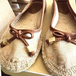 Michael Kors Slip On Meg Espadrilles Flats MK Logo Leather Trim Camel 9.5 Shoes