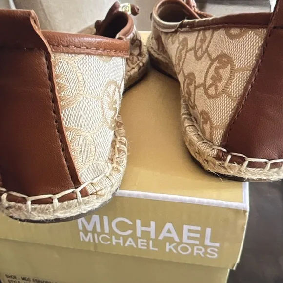 Michael Kors Slip On Meg Espadrilles Flats MK Logo Leather Trim Camel 9.5 Shoes