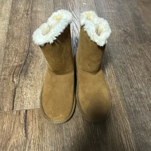 Minnetonka boots