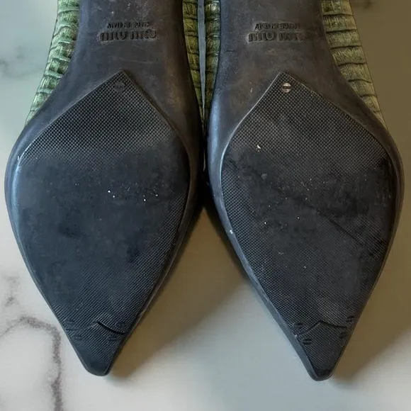 Miu Miu Green Embossed Pointed Toe Leather Pumps