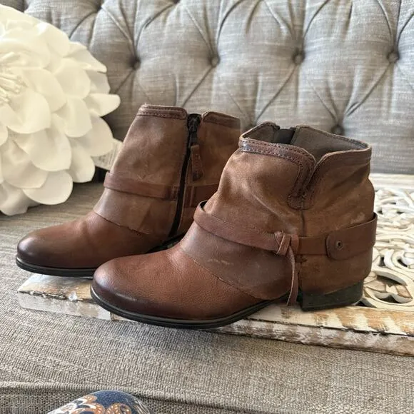 Miz Mooz Brown Leather Ankle Boots Women’s 39 8.5 NEW