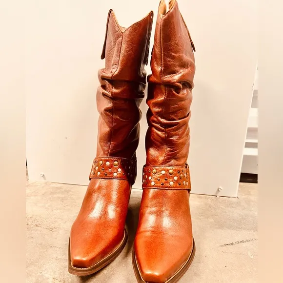 Miz Mooz Women boots size 6.5 New with Original Box
