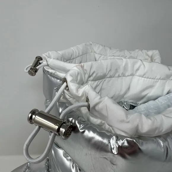 Monclear Gaia Pocket Mid Snow Boot Silver | 9.5