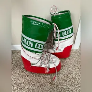 Moon Boots Women’s Size 10 42/44 Italy Flag Colors Limited Edition