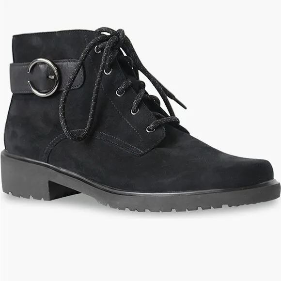 Munro Women’s Bradley II Boots Black size 6M