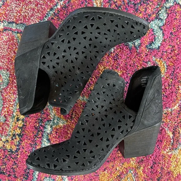 Musse &amp; Cloud | Women's black perforated cut out Athena ankle boots, size 8