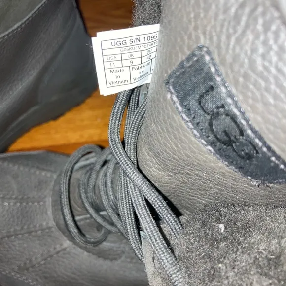 Must Go‼️ NWOT UGG PURE Snow Boots. Read Description Carefully Below 👇