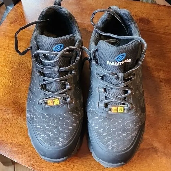 Nautilus men's steel toe shoes Size 10.5
