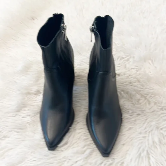 NEW $140 Steve Madden Cate Black Leather western boots women size 6.5