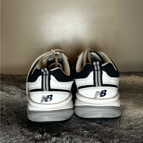 New Balance 609 Athletic Shoes Mens US 9.5 4E Width White Leather Dad Sneaker