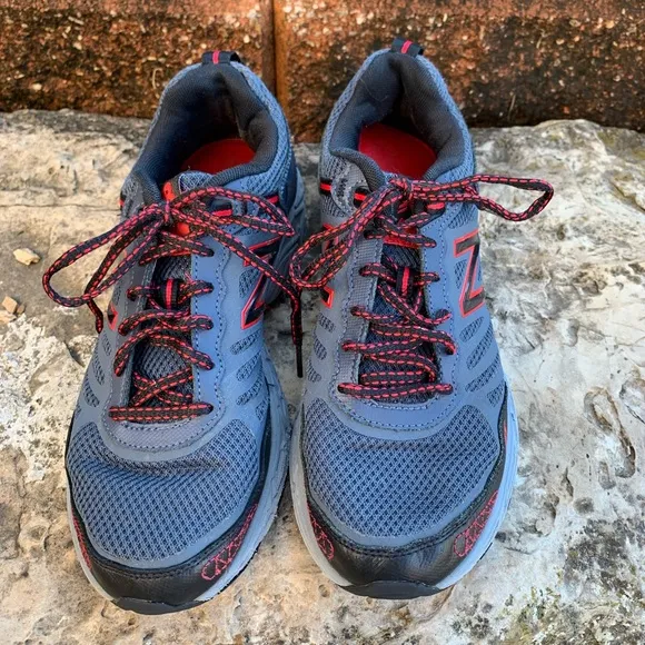 New Balance Lonoke Shoes Gray Red Size 8.5