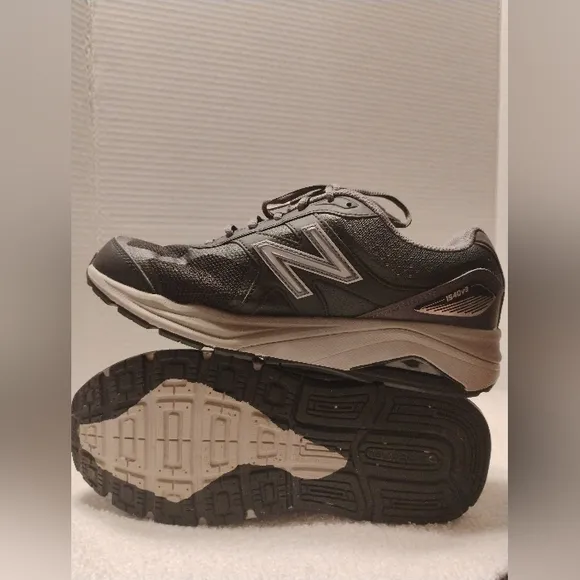 New Balance Men's Black Running Shoes Size 11.5