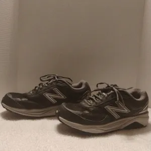 New Balance Men's Black Running Shoes Size 11.5