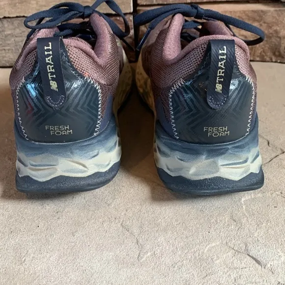 New Balance sz 7.5 trail running shoes with fresh foam