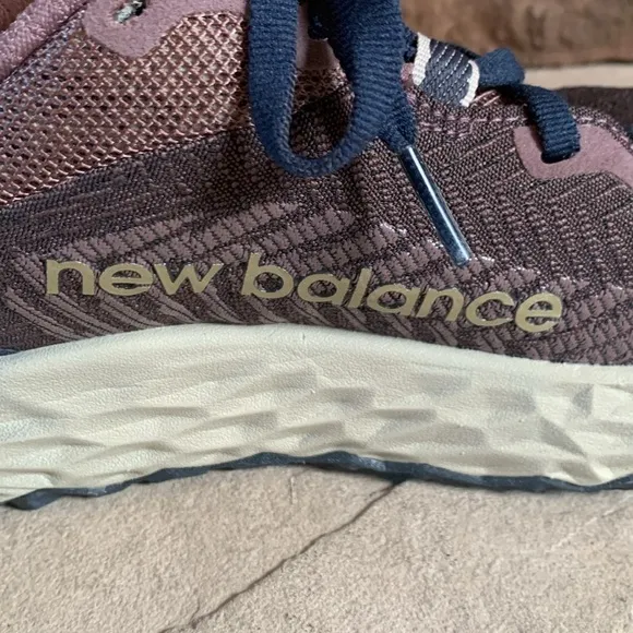 New Balance sz 7.5 trail running shoes with fresh foam
