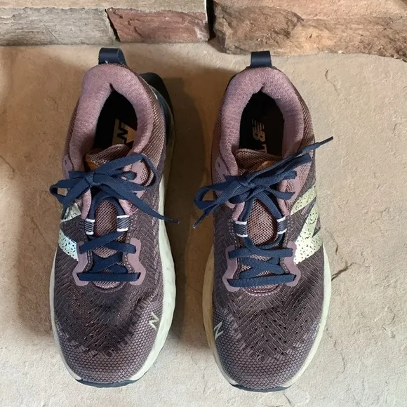 New Balance sz 7.5 trail running shoes with fresh foam