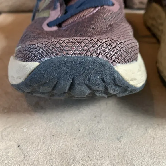 New Balance sz 7.5 trail running shoes with fresh foam