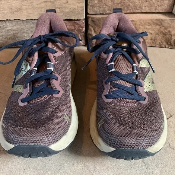 New Balance sz 7.5 trail running shoes with fresh foam