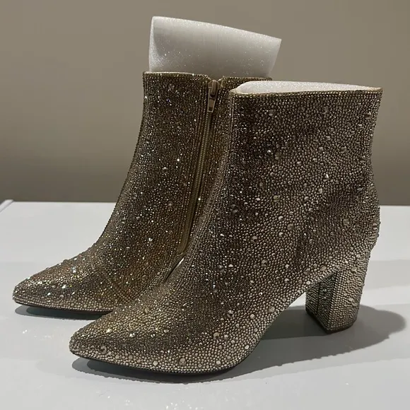 🌸NEW BETSEY JOHNSON WOMEN’S BOOTS Sz 8.5 With Box.