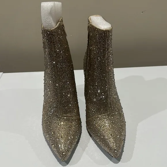🌸NEW BETSEY JOHNSON WOMEN’S BOOTS Sz 8.5 With Box.