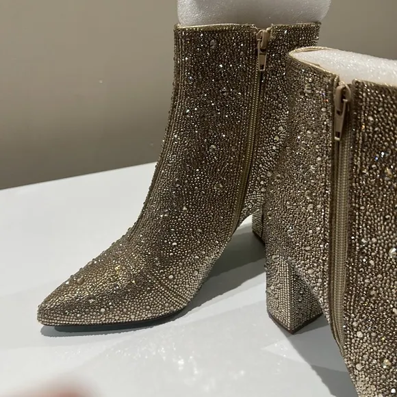 🌸NEW BETSEY JOHNSON WOMEN’S BOOTS Sz 8.5 With Box.