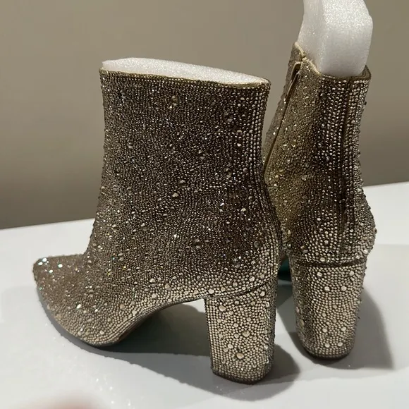 🌸NEW BETSEY JOHNSON WOMEN’S BOOTS Sz 8.5 With Box.