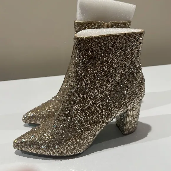 🌸NEW BETSEY JOHNSON WOMEN’S BOOTS Sz 8.5 With Box.