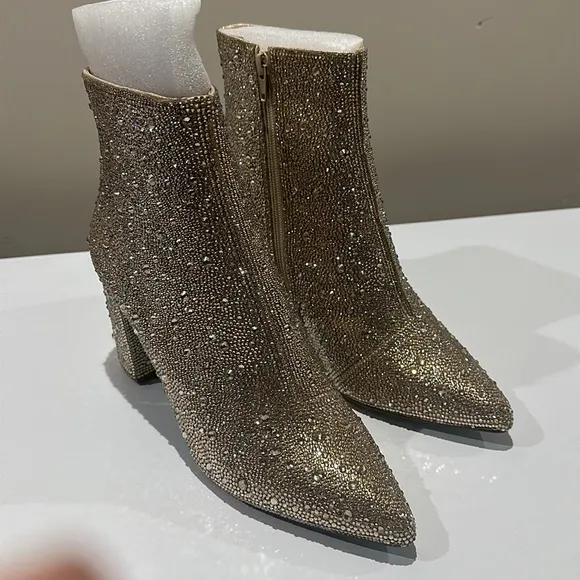 🌸NEW BETSEY JOHNSON WOMEN’S BOOTS Sz 8.5 With Box.