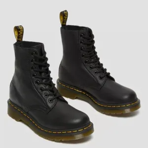 🌸NEW Dr. Martens Black Leather Men's Boots Women’s Size 7 With Box.