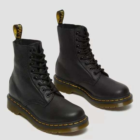 🌸NEW Dr. Martens Black Leather Men's Boots Women’s Size 7 With Box.