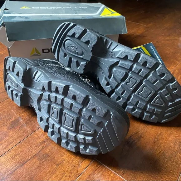 New in box | Men’s Delta Plus Boots