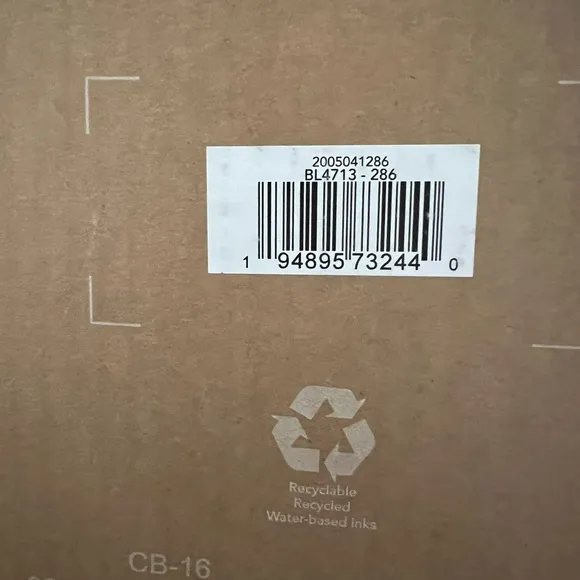 New In Box!! Women’s Columbia Boot In Cognac Size 8