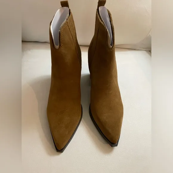 New Marc Fisher Women’s Maree Stretchy Ankle Boots Dark Natural Size 9.5