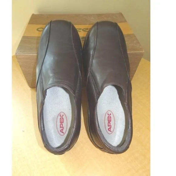 New Men's Apex B1100 Leather Slip-On - Brown - 9XW