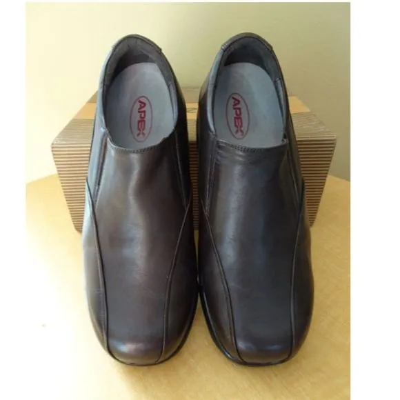 New Men's Apex B1100 Leather Slip-On - Brown - 9XW