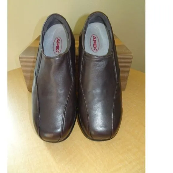 New Men's Apex B1100 Leather Slip-On - Brown - 9XW