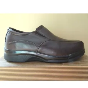 New Men's Apex B1100 Leather Slip-On - Brown - 9XW