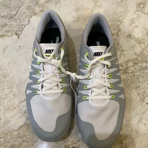 New Mens Nike Training Athletic Shoes Sz 8