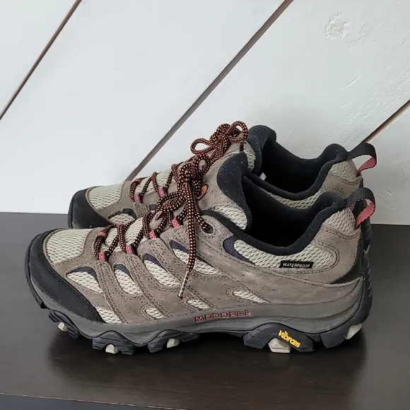 NEW Merrell Men's 8.5 Moab 3 WP Hiking Shoe, New Olive/Gum