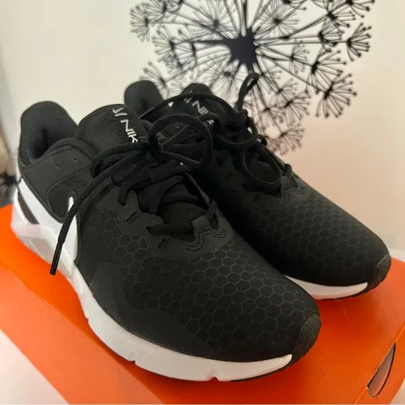 (New) Nike Legend Essential 2 Athletic Women's Training Shoes
