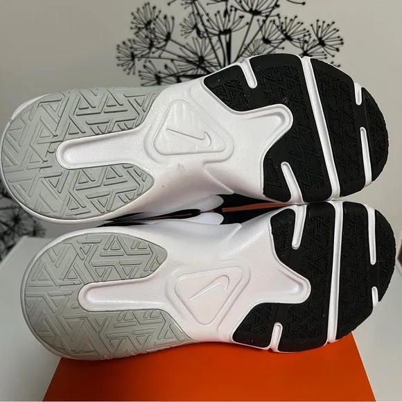 (New) Nike Legend Essential 2 Athletic Women's Training Shoes