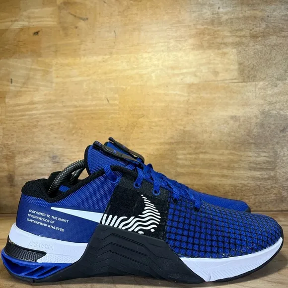 NEW Nike Metcon 8 Mens Size 9 Training Shoes Sneakers Old Royal Black DO9328-400