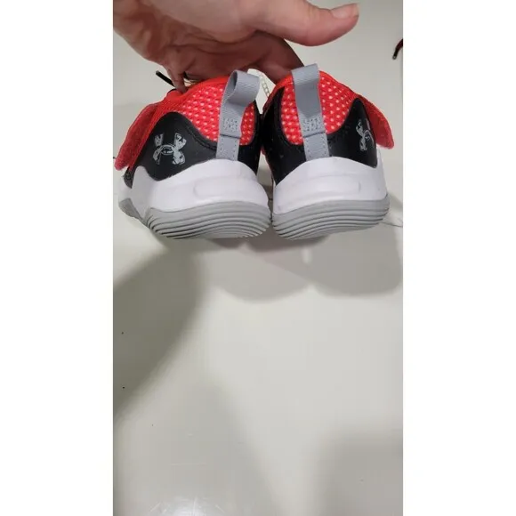 NEW no Box Under Armour Zone BB 2 Kids size 11.5 Red Black Basketball Shoes