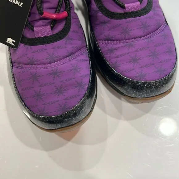 New SOREL boots girls 7 purple black
