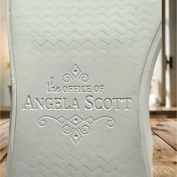 NEW The Office of Angela Scott Hammonds Slip-on Sneaker Shoes Size 6