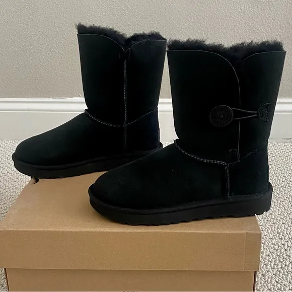 NEW UGG Bailey Button ll Boots