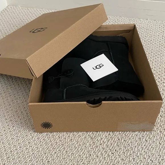 NEW UGG Bailey Button ll Boots