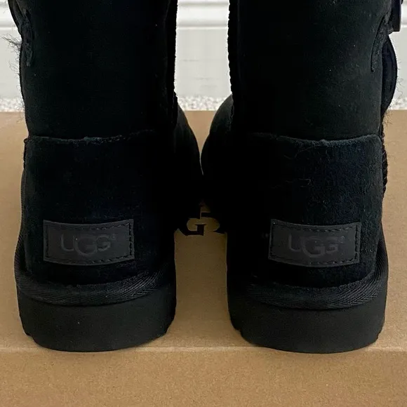 NEW UGG Bailey Button ll Boots