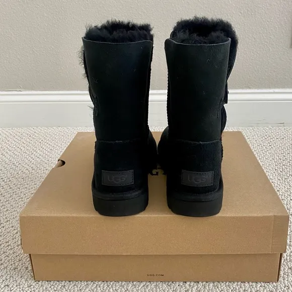 NEW UGG Bailey Button ll Boots