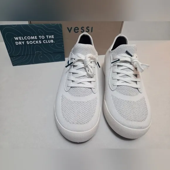 NEW WITH BOX Vessi Waterproof Unisex White Weekend Sneakers Size M10